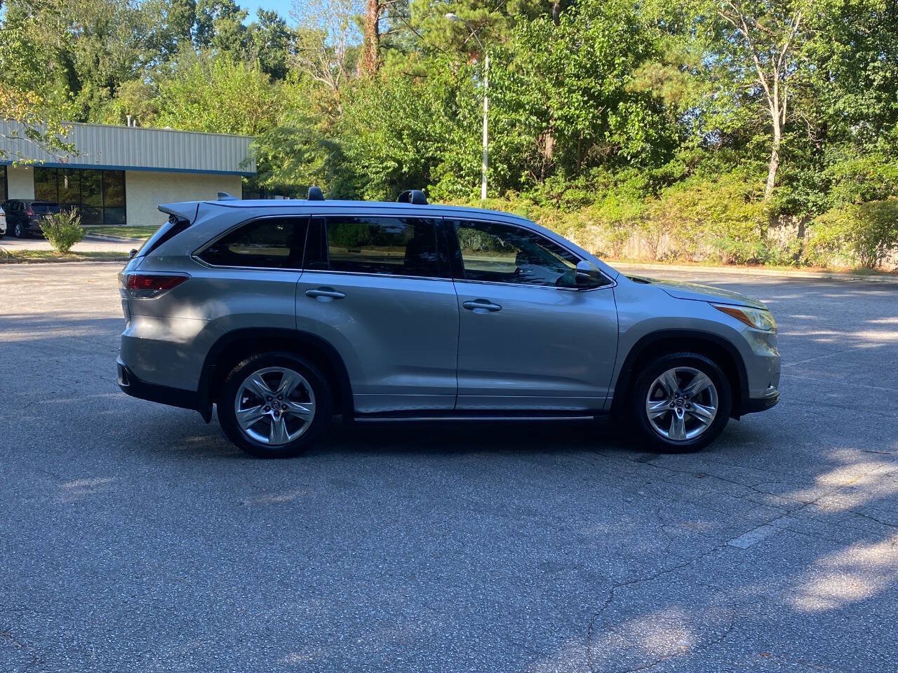 Used 2016 Toyota Highlander Limited Platinum AWD/4WD image 4