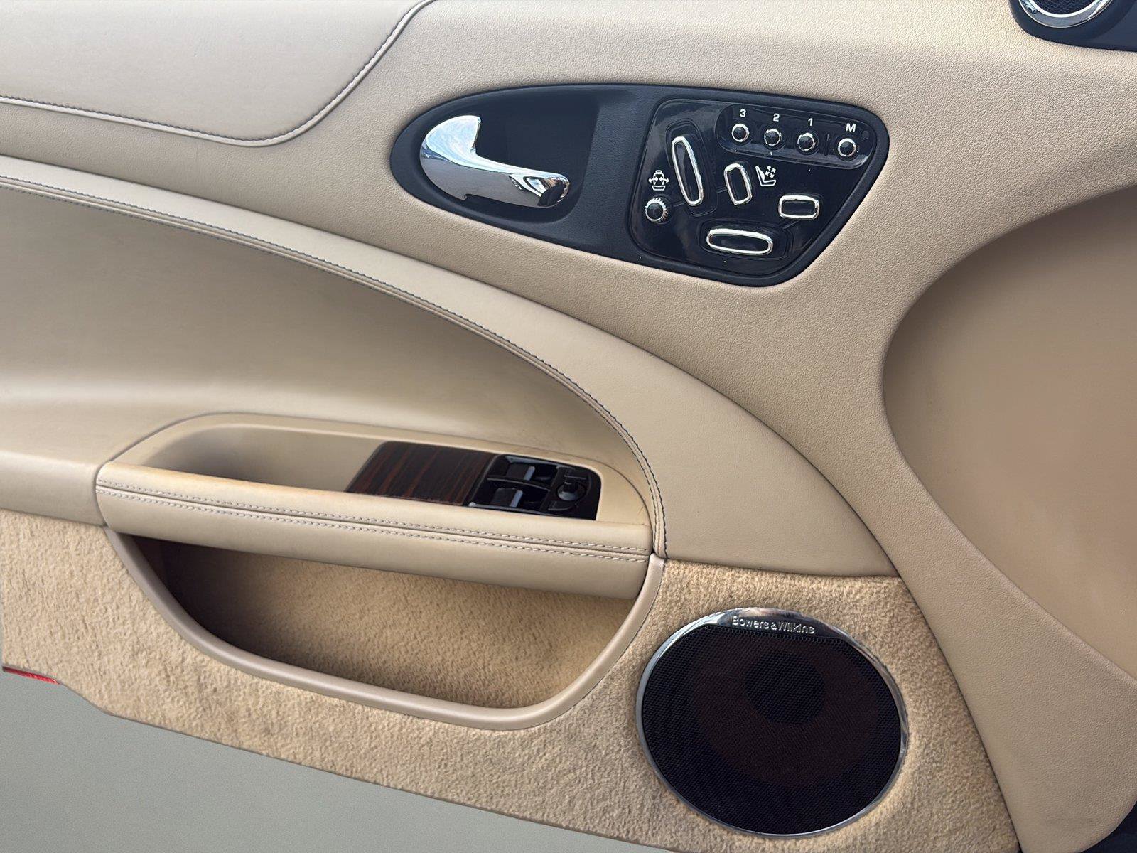 Used 2015 Jaguar XK Convertible RWD image 33