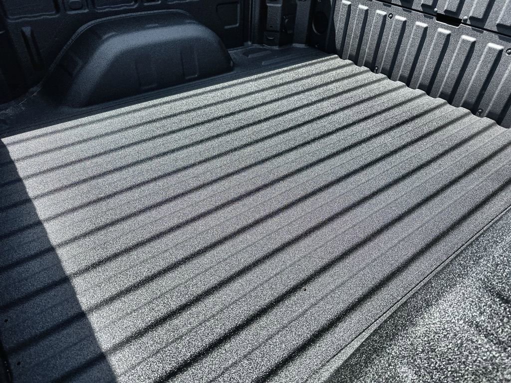 New 2026 GMC Sierra 1500 SLT image 18