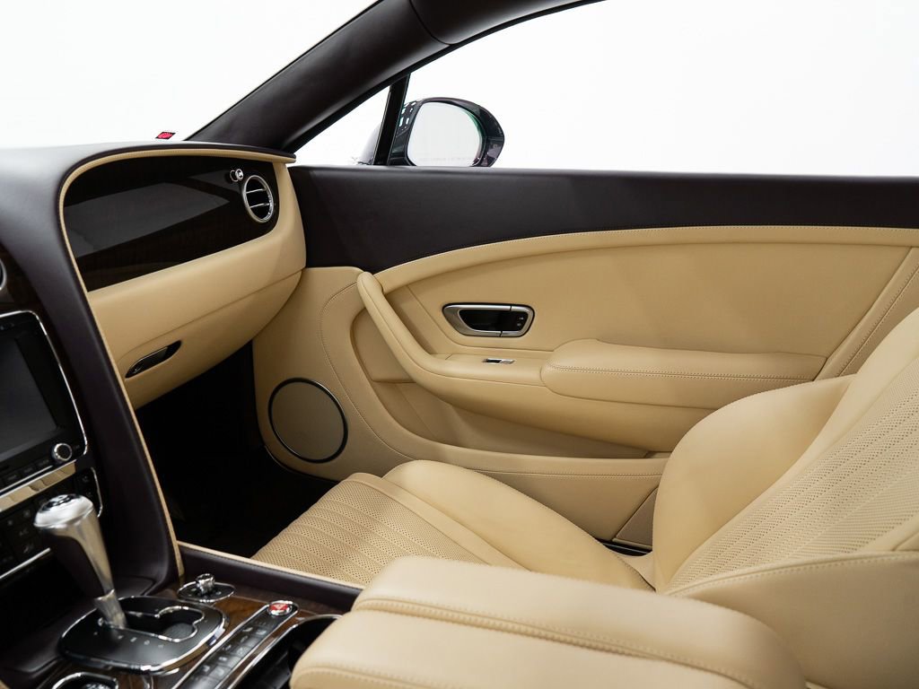 Used 2017 Bentley Continental GT image 23