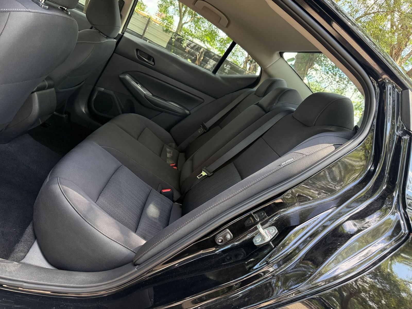 Used 2025 Nissan Altima 2.5 SV FWD image 34
