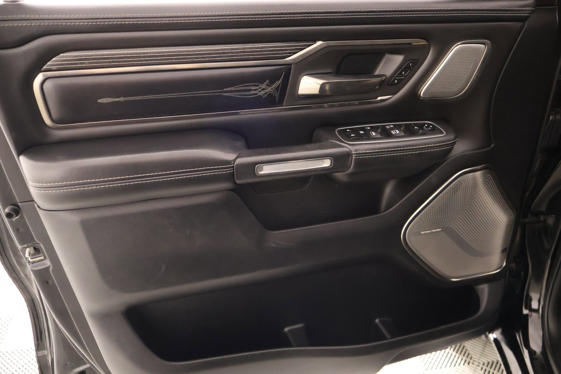 Used 2020 RAM 1500 Limited w/ Black Appearance Package image 18