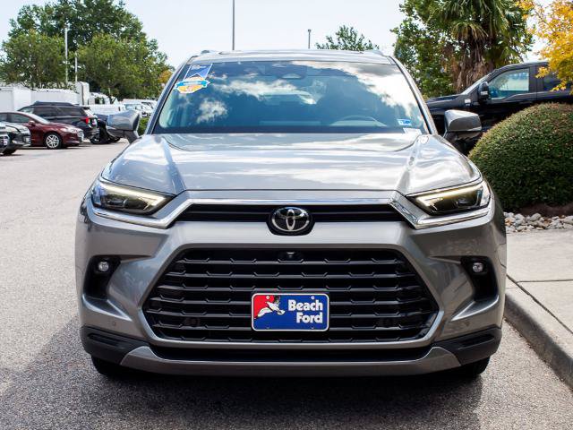 Used 2025 Toyota Grand Highlander AWD image 2