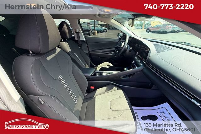 Used 2024 Hyundai Elantra SEL w/ Convenience Package FWD image 26
