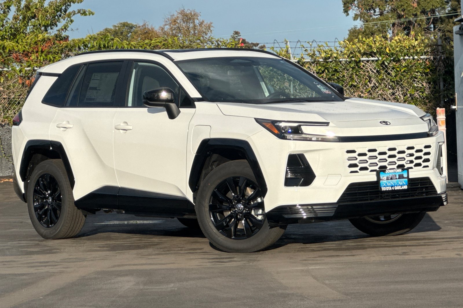 New 2026 Toyota RAV4 SE w/ Convenience Package AWD/4WD image 2