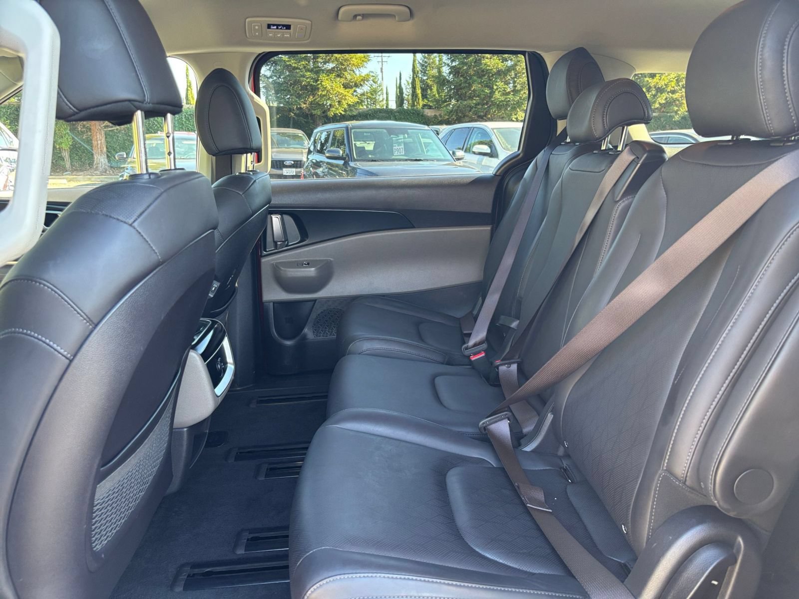 Used 2026 Kia Carnival FWD image 27