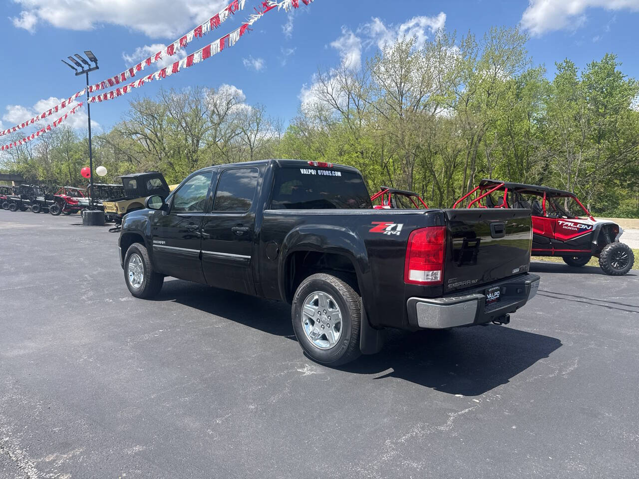 Used 2010 GMC Sierra 1500 SLT w/ All-Terrain Package AWD/4WD image 7