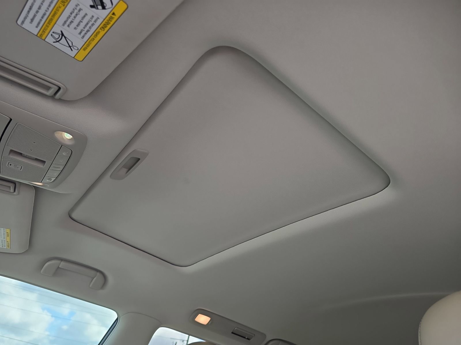 Used 2023 Nissan Armada SL w/ Captain's Chairs Package image 17