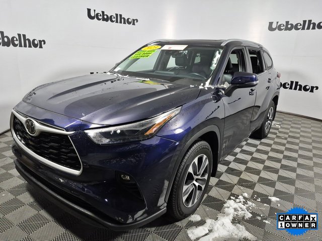 Used 2023 Toyota Highlander XLE image 3