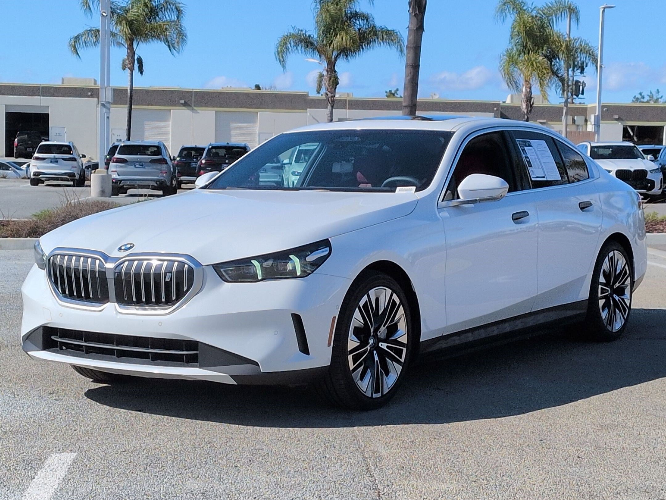 Used 2025 BMW i5 eDrive40i w/ Premium Package image 5