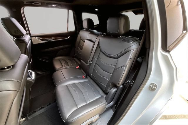 Certified 2024 Cadillac XT6 Sport w/ Platinum Package AWD/4WD image 16
