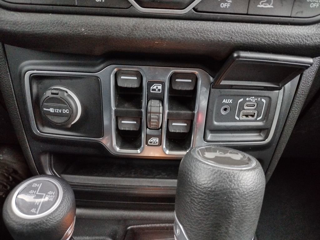 Used 2024 Jeep Wrangler Unlimited w/ Convenience Group image 30