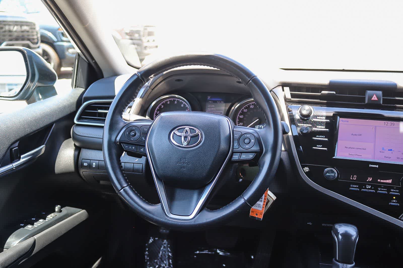 Used 2020 Toyota Camry SE FWD image 14