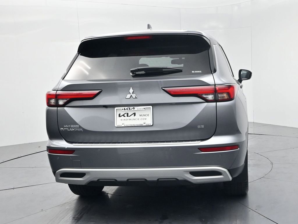 Used 2024 Mitsubishi Outlander SE image 7