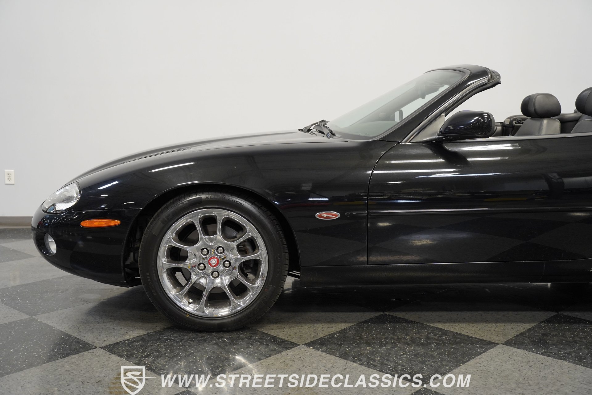 Used 2002 Jaguar XK8 Convertible image 23