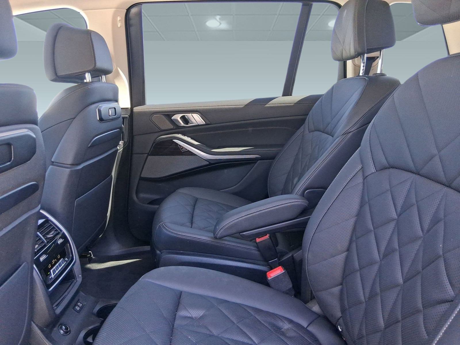 Certified 2024 BMW X7 xDrive40i w/ Premium Package image 29