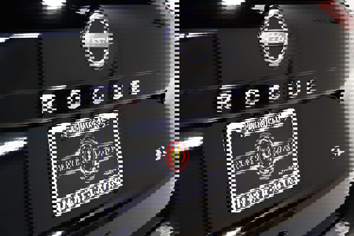 Used 2023 Nissan Rogue SL image 4