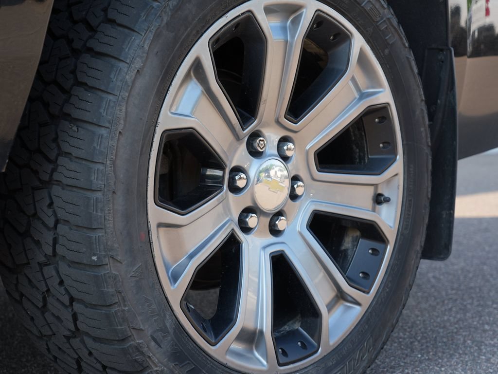 Used 2018 Chevrolet Suburban Premier AWD/4WD image 35