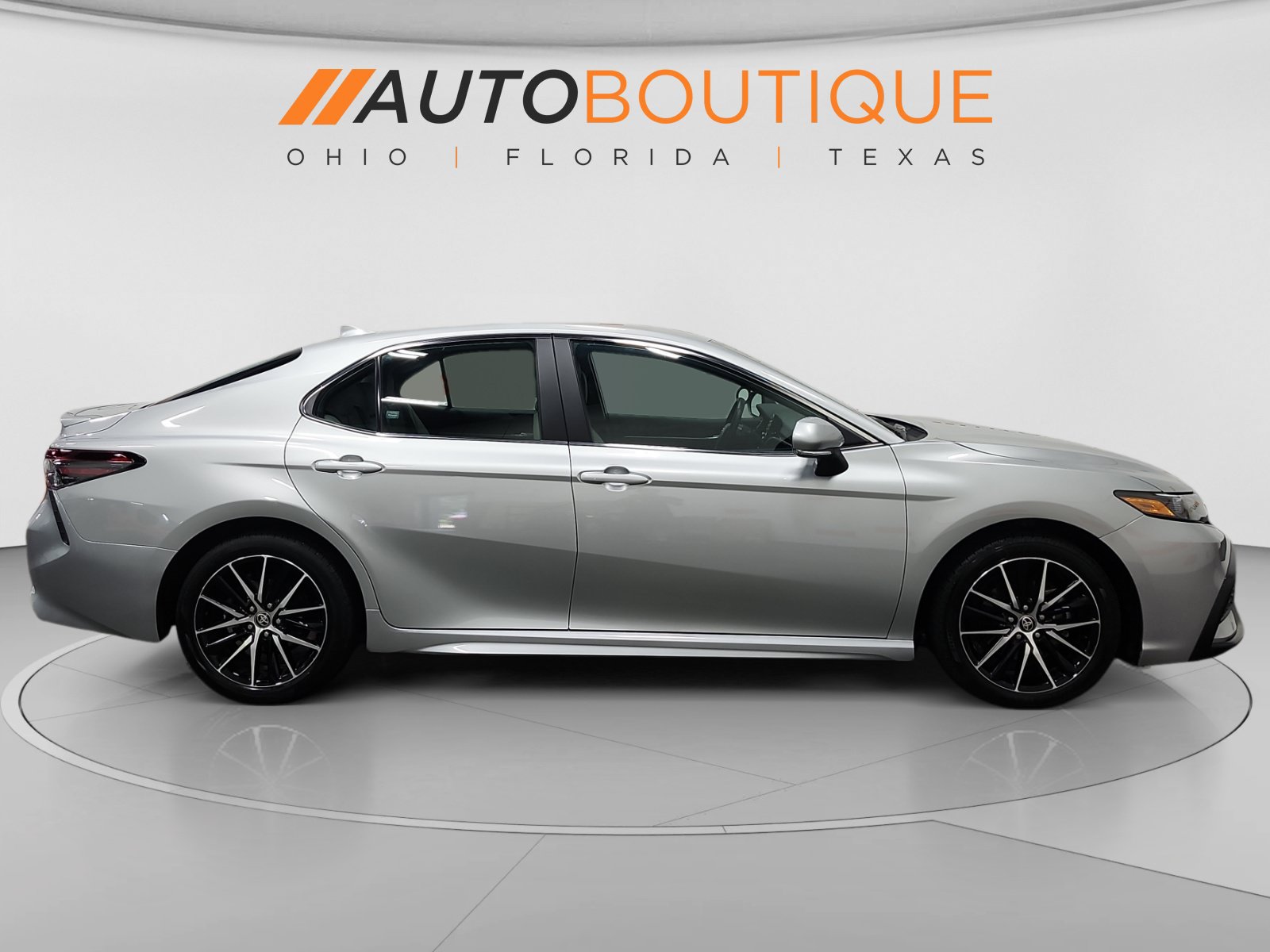 Used 2024 Toyota Camry SE AWD/4WD image 7