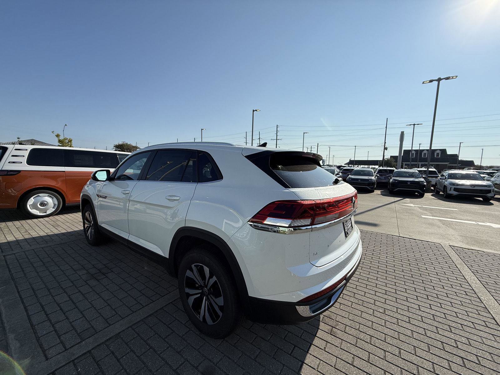 New 2026 Volkswagen Atlas Cross Sport SE image 7