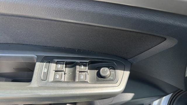 Used 2018 Volkswagen Atlas Launch Edition FWD image 12