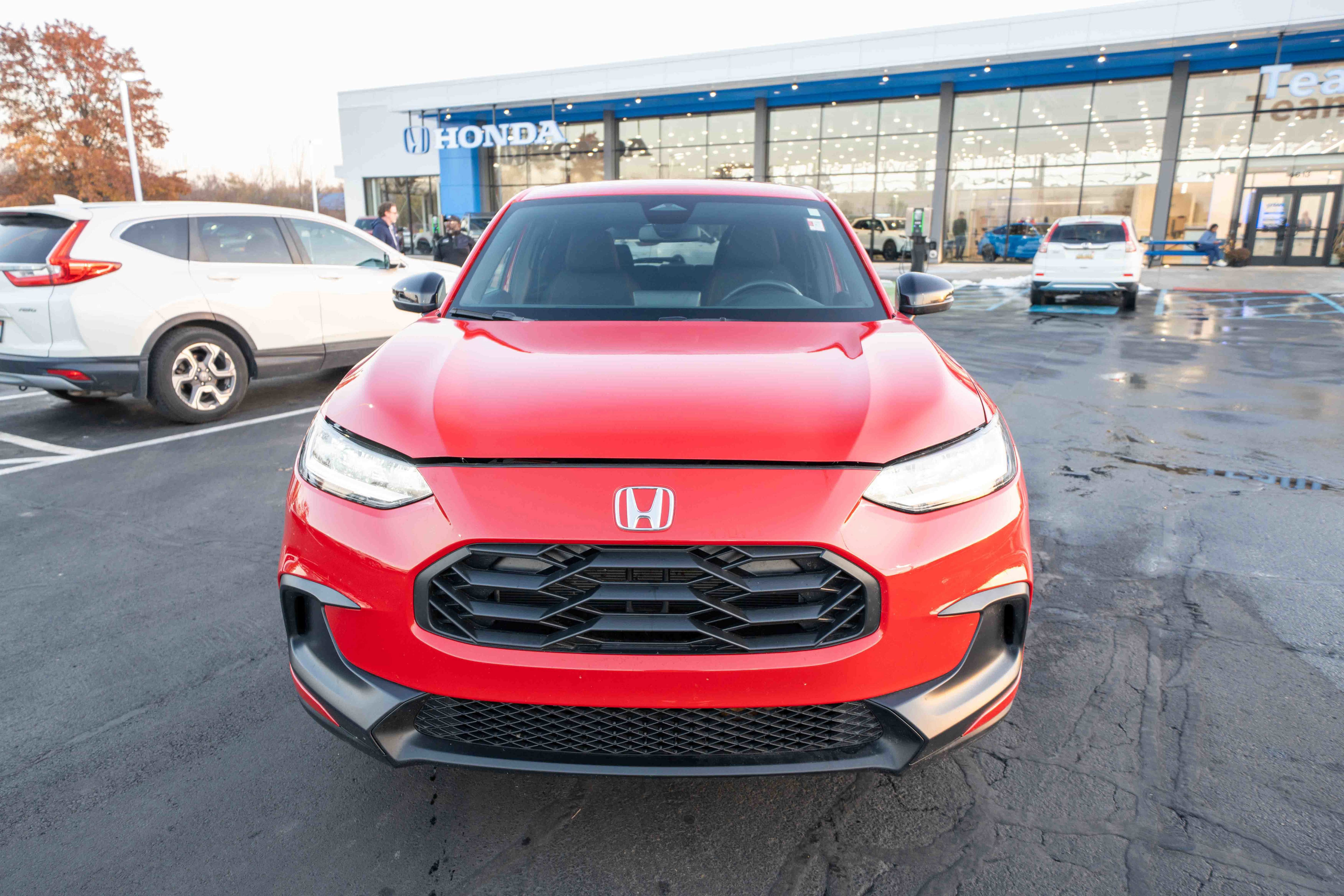 Used 2025 Honda HR-V Sport image 2