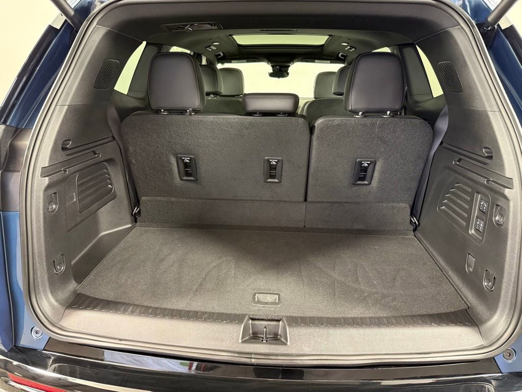 Used 2025 GMC Acadia Denali w/ Super Cruise Package image 11