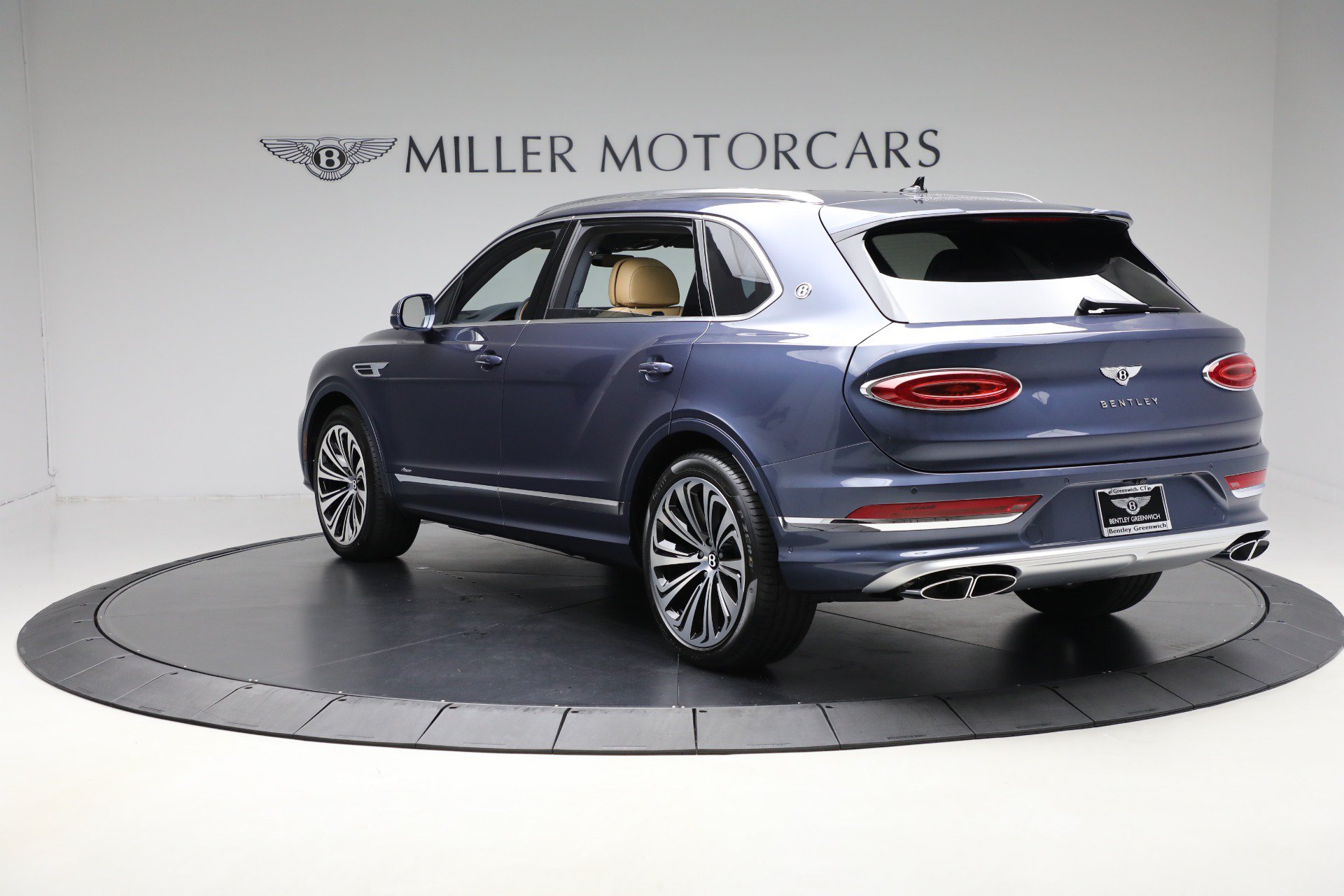 Certified 2025 Bentley Bentayga Extended Wheelbase AWD/4WD image 5