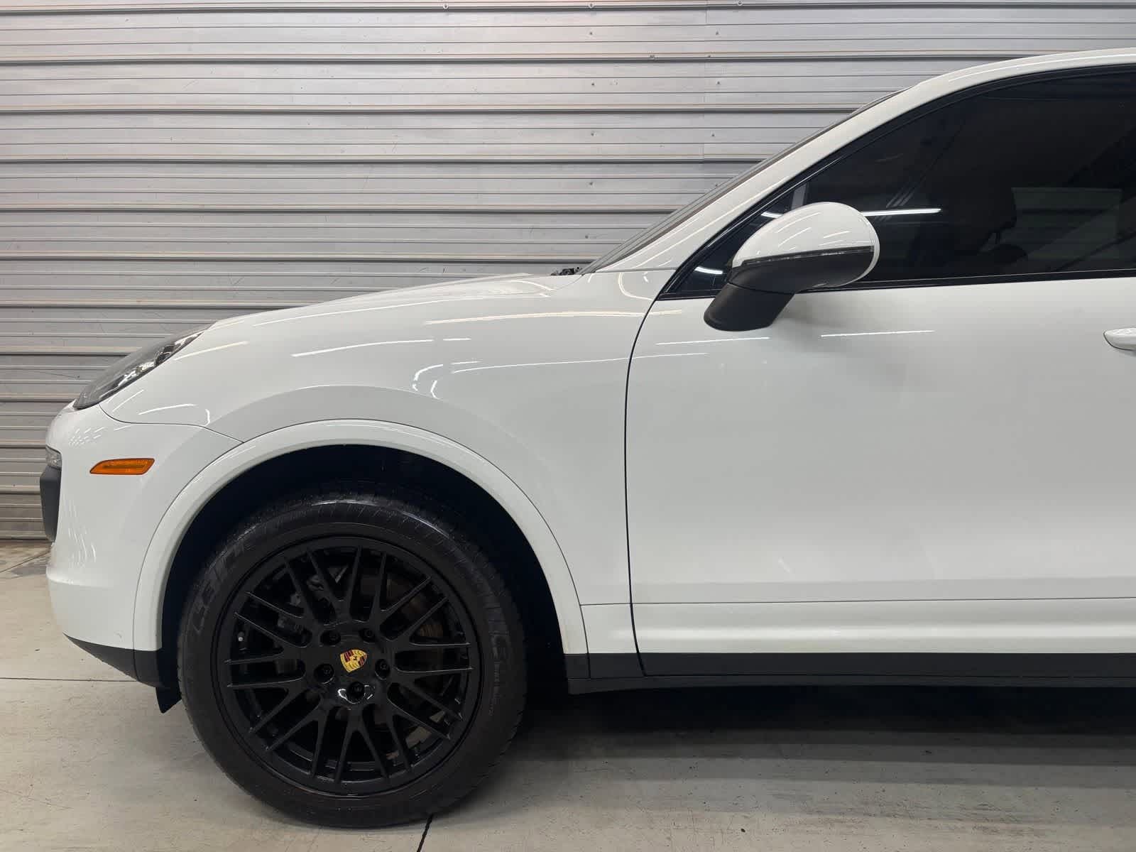 Used 2017 Porsche Cayenne Platinum Edition AWD/4WD image 4