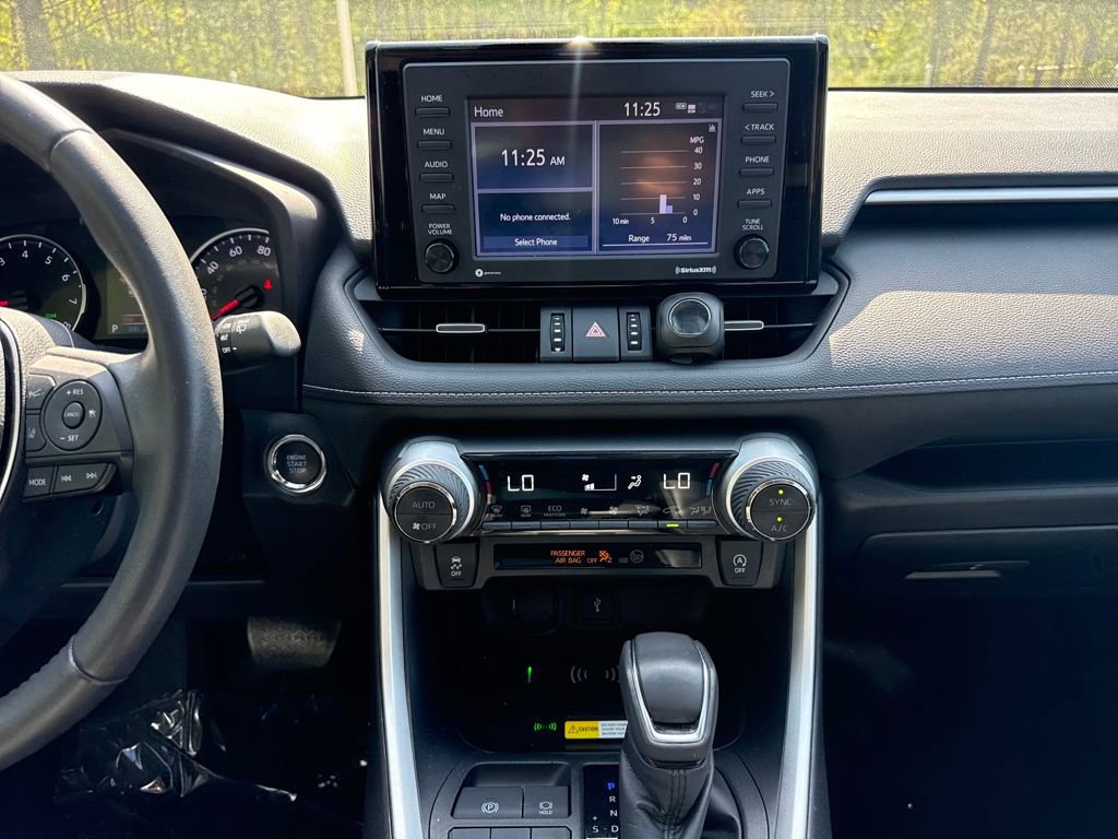 Used 2022 Toyota RAV4 XLE Premium image 17