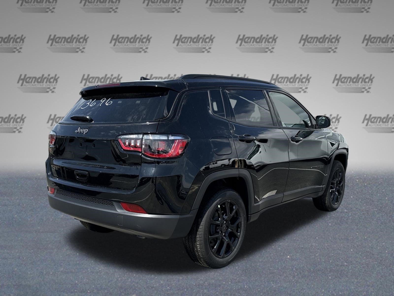 New 2026 Jeep Compass Latitude image 8
