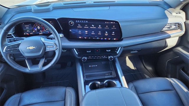 Used 2025 Chevrolet Suburban LT image 17