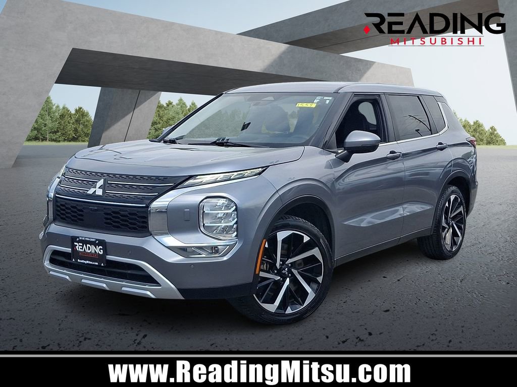 Used 2024 Mitsubishi Outlander SE AWD/4WD image 1