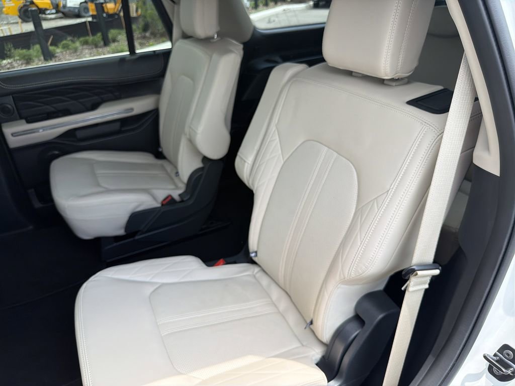 Used 2024 Ford Expedition Platinum RWD image 18