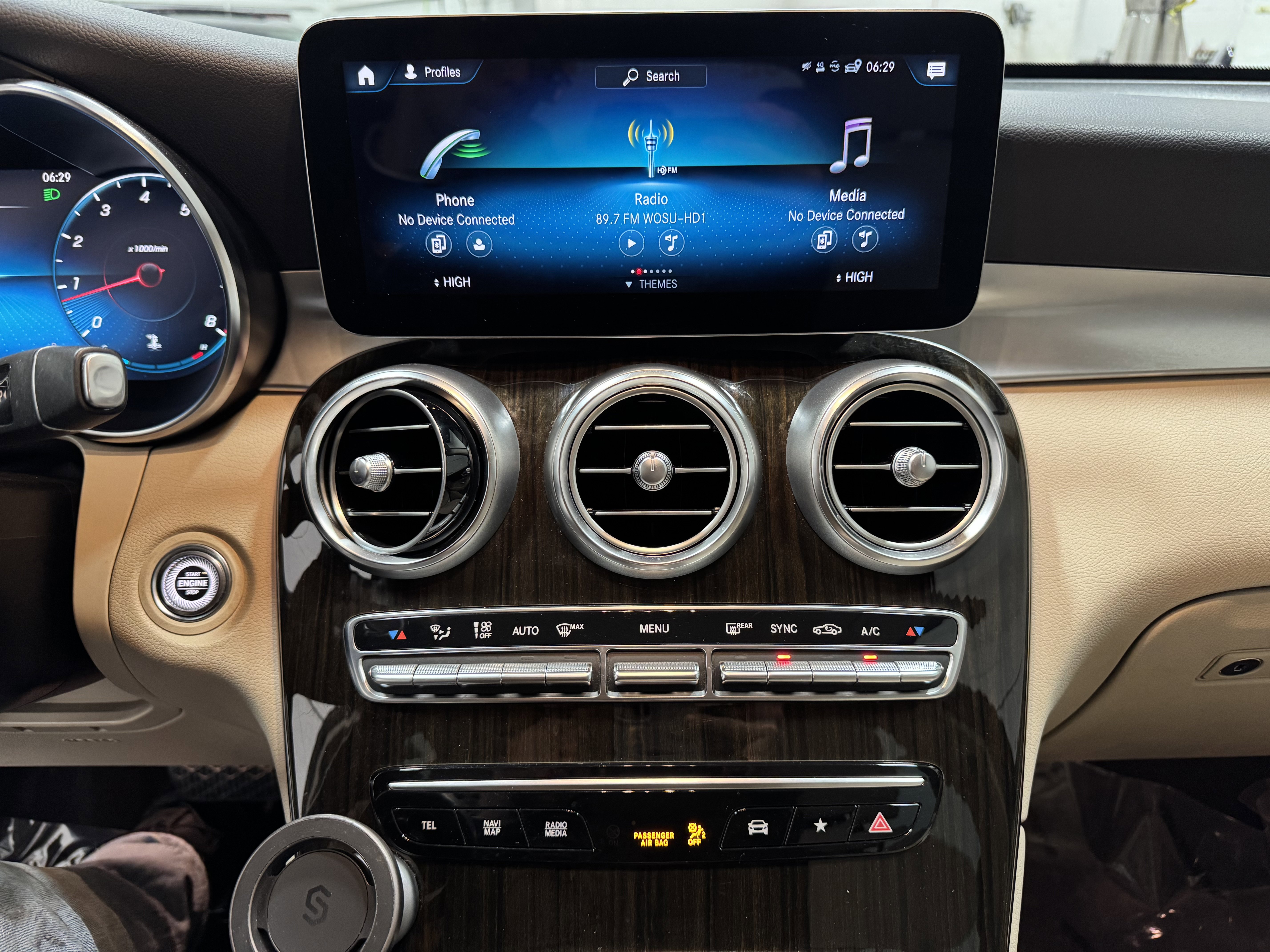 Used 2020 Mercedes-Benz GLC 300 4MATIC image 27