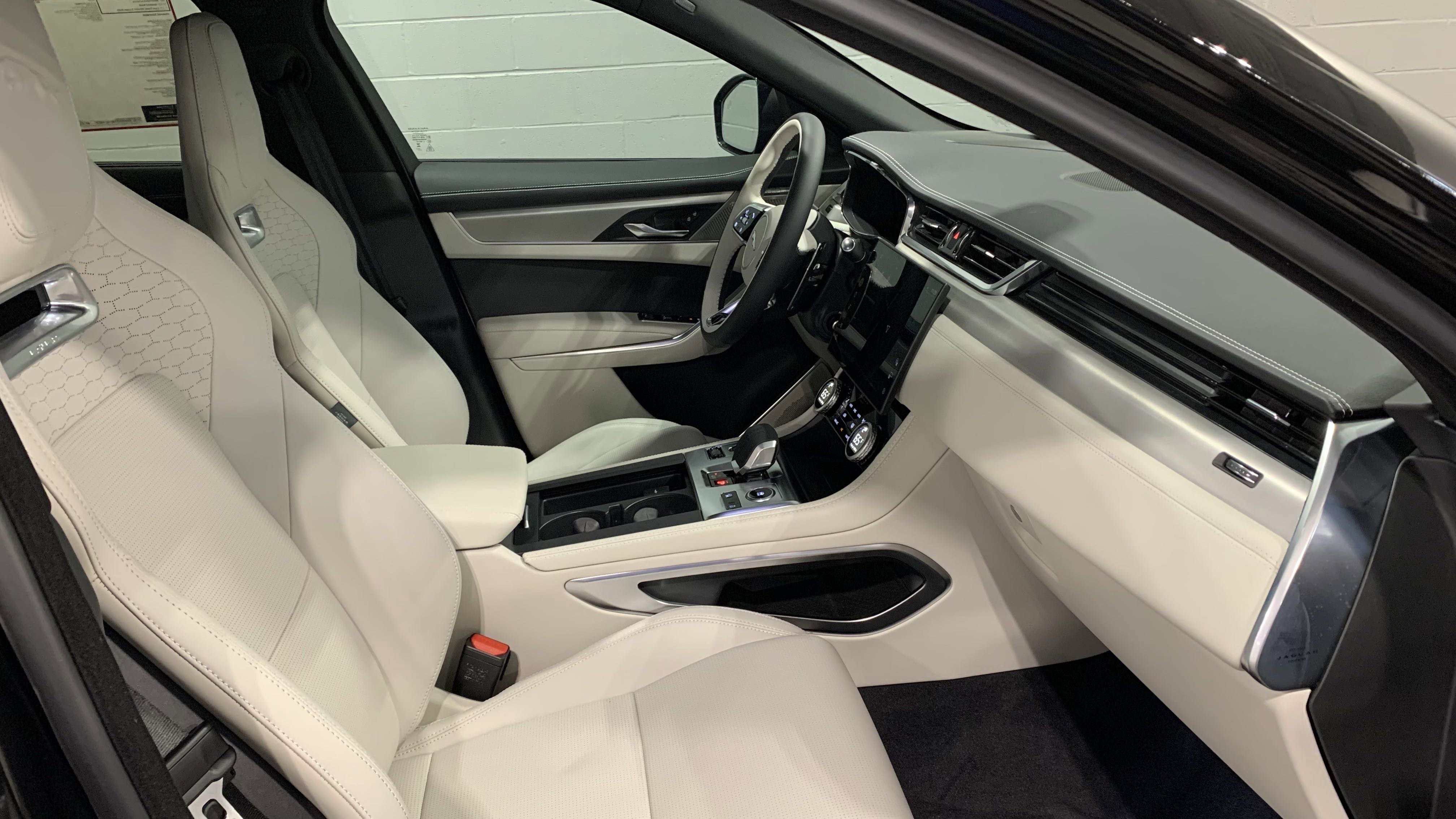 New 2026 Jaguar F-PACE R-Dynamic S image 14