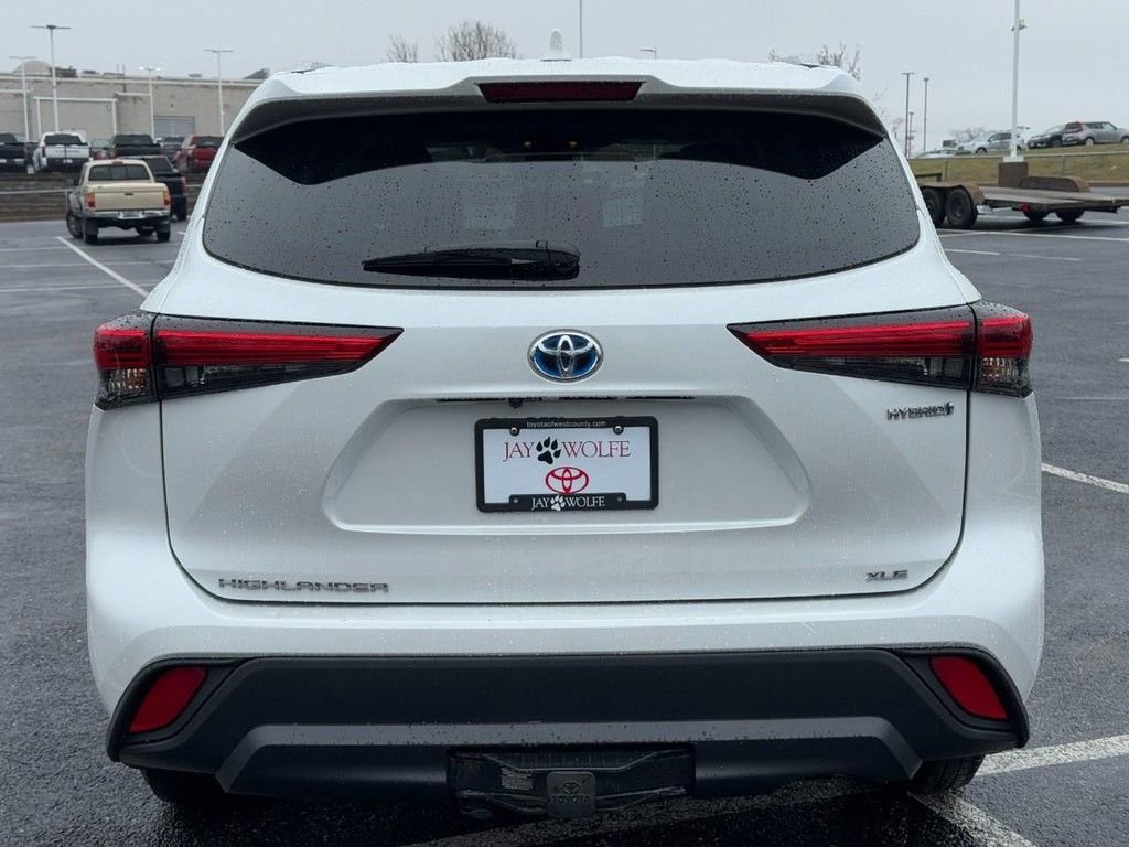 Certified 2022 Toyota Highlander XLE image 8