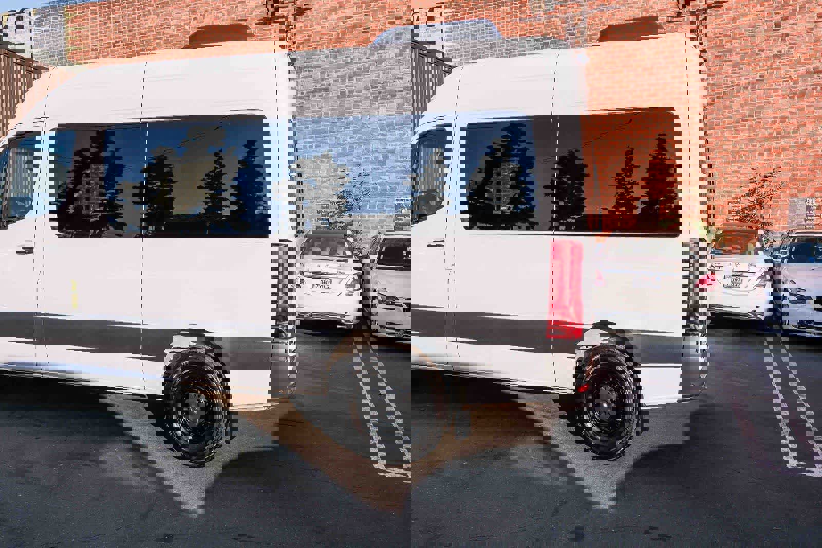 Used 2024 Mercedes-Benz Sprinter 2500 image 5