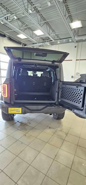 Used 2023 Ford Bronco Badlands image 6