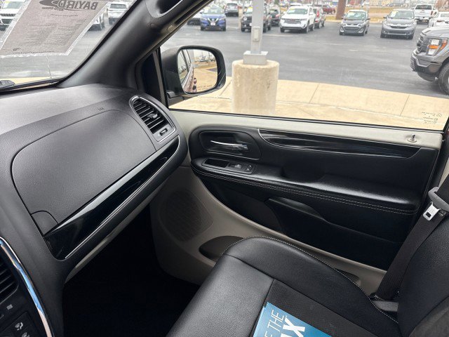 Used 2020 Dodge Grand Caravan SXT image 19