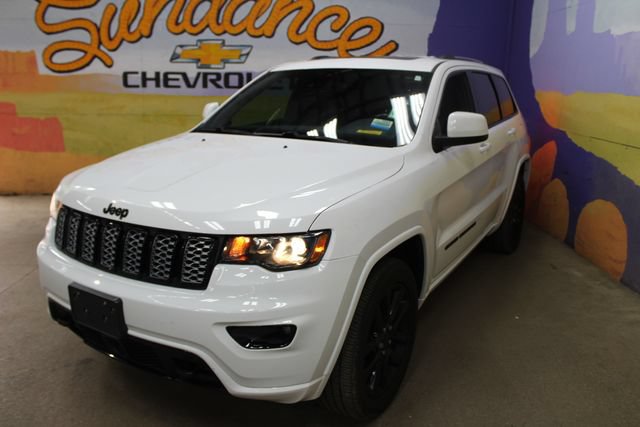 Used 2021 Jeep Grand Cherokee Altitude AWD/4WD image 4