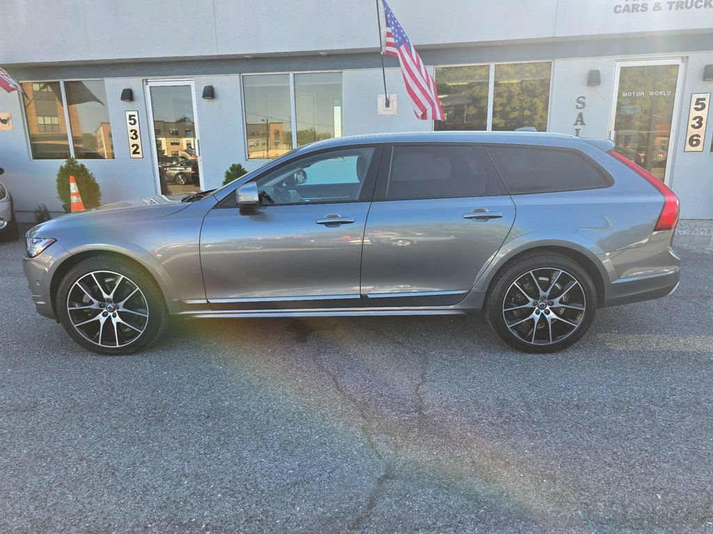 Used 2018 Volvo V90 T6 Cross Country w/ Convenience Package AWD/4WD image 7