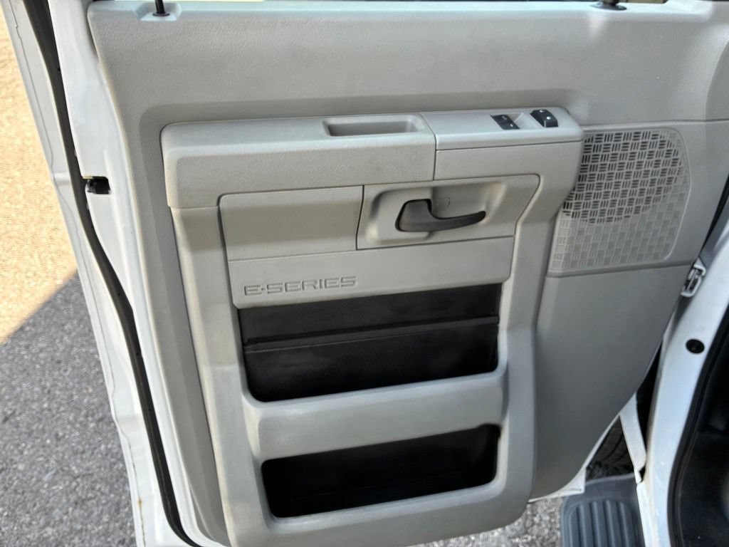 Used 2014 Ford E-350 and Econoline 350 XLT RWD image 20