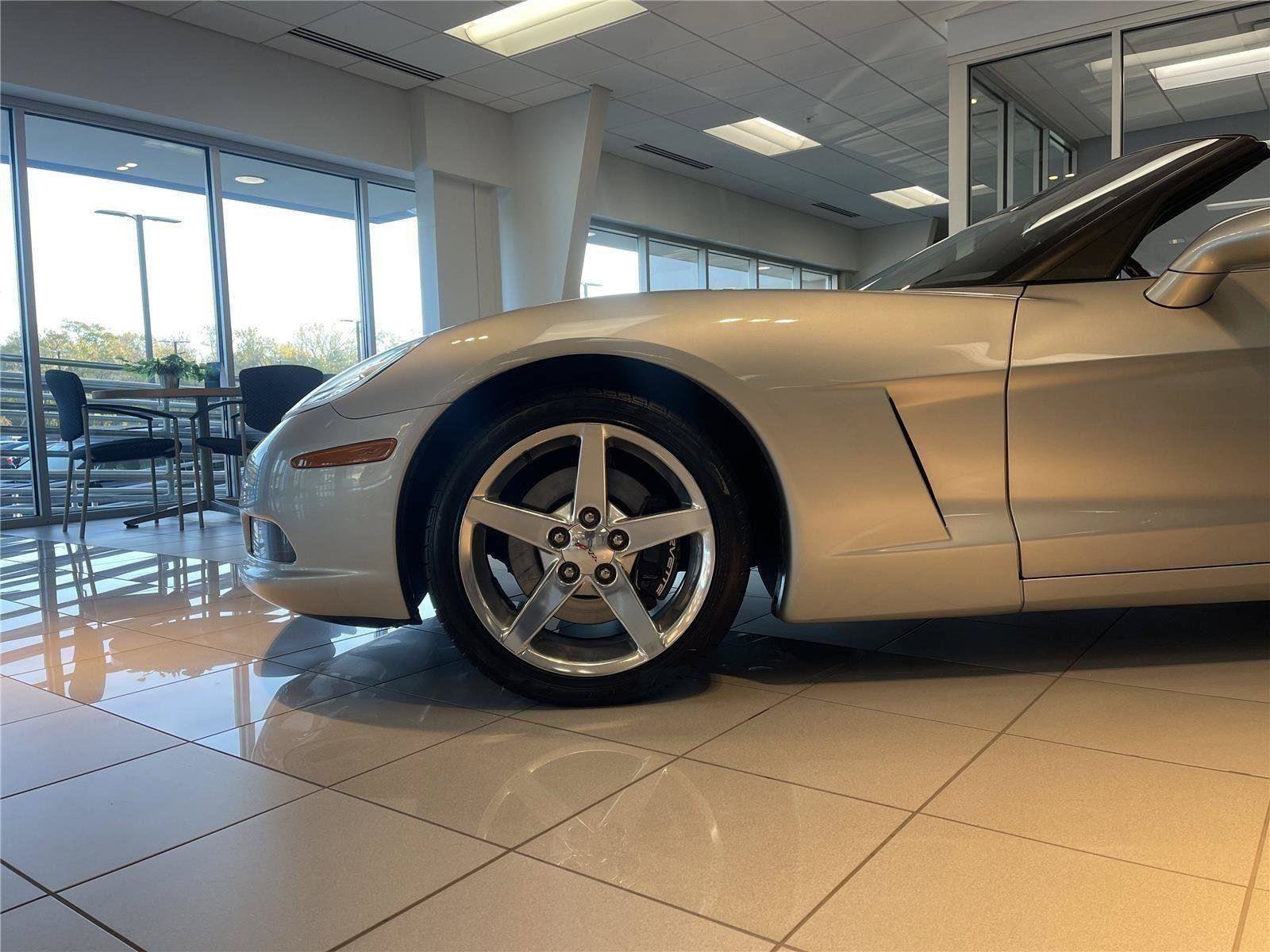 Used 2006 Chevrolet Corvette Convertible w/ Preferred Equipment Group RWD image 9