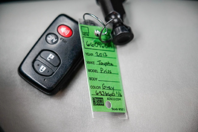 Used 2013 Toyota Prius Four w/ Deluxe Solar Roof Pkg FWD image 14