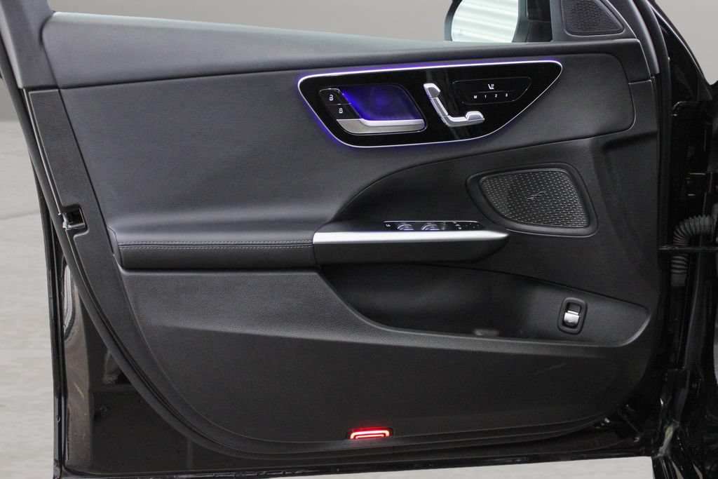 Used 2024 Mercedes-Benz C 300 Sedan image 16