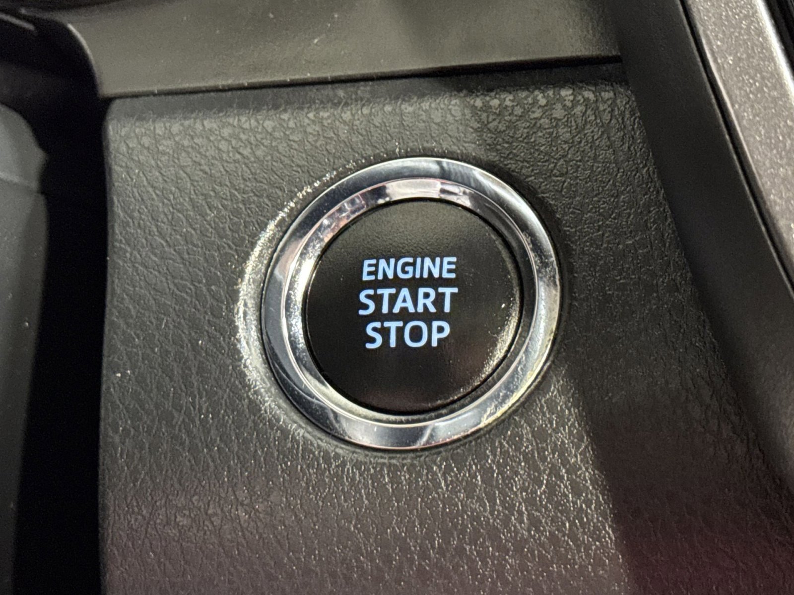 Used 2020 Toyota Camry XSE image 35