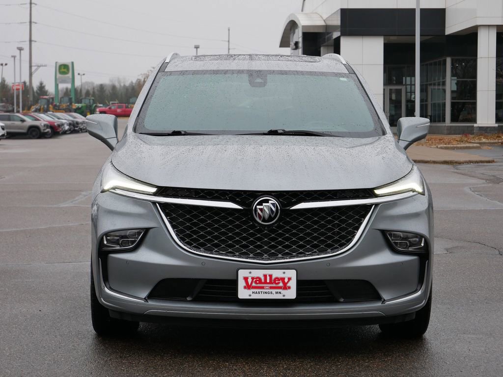 Used 2024 Buick Enclave Avenir w/ Avenir Technology Package image 2