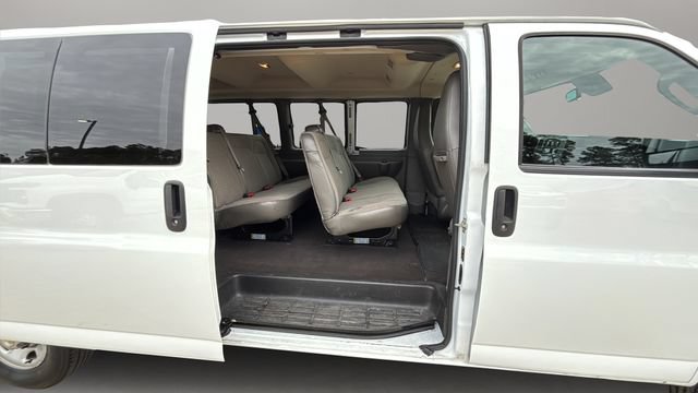 Used 2024 Chevrolet Express 3500 LT w/ LT Preferred Equipment Group RWD image 33