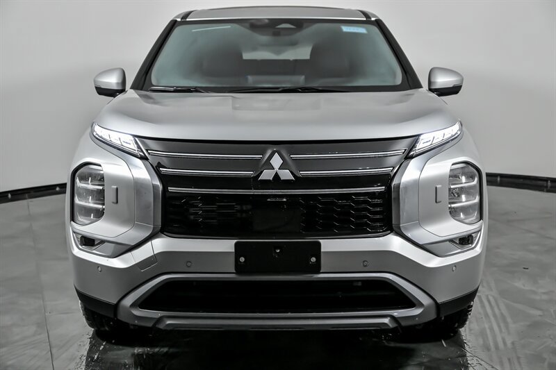 New 2026 Mitsubishi Outlander SE AWD/4WD image 4